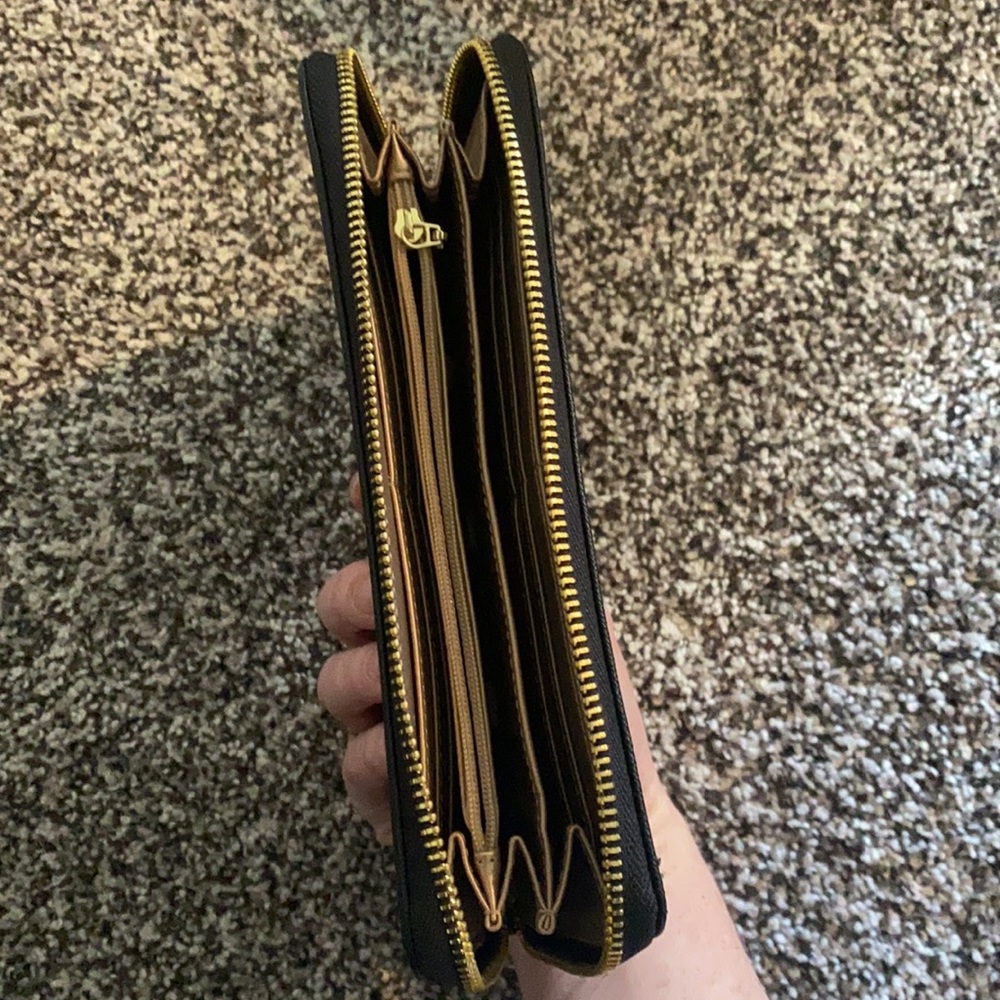 Wallet - Picture 2 of 4